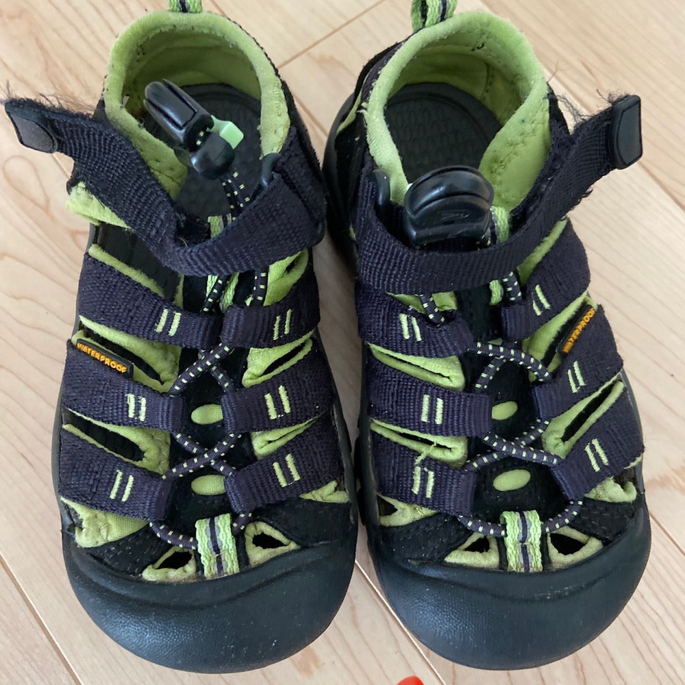 Keen sandals size 10C